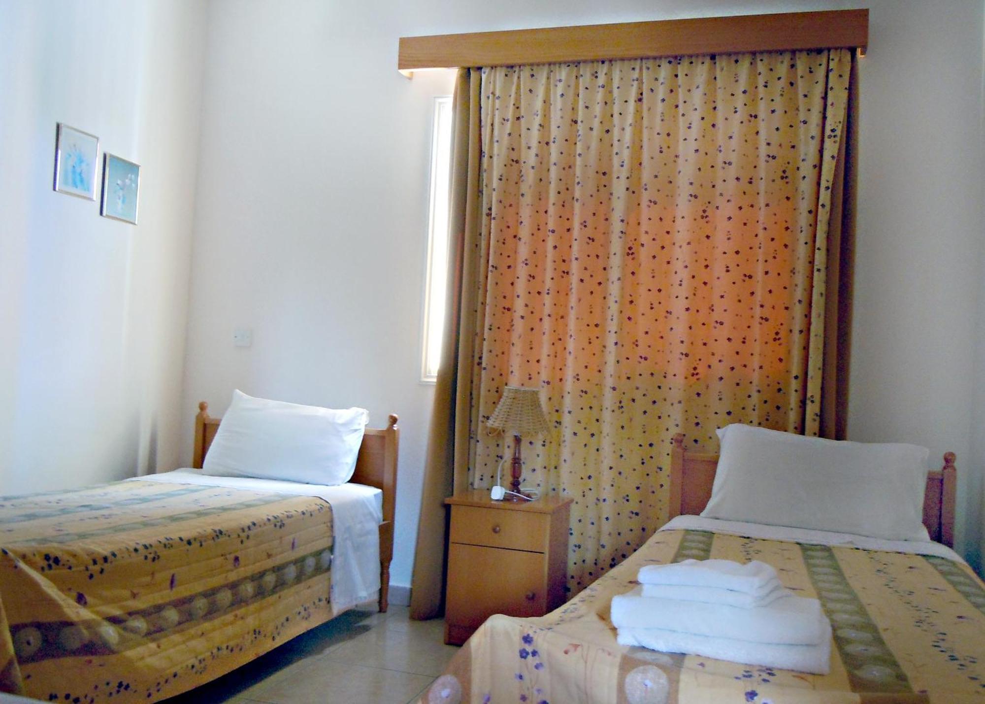Rododafni Villas Klorakas Exterior photo